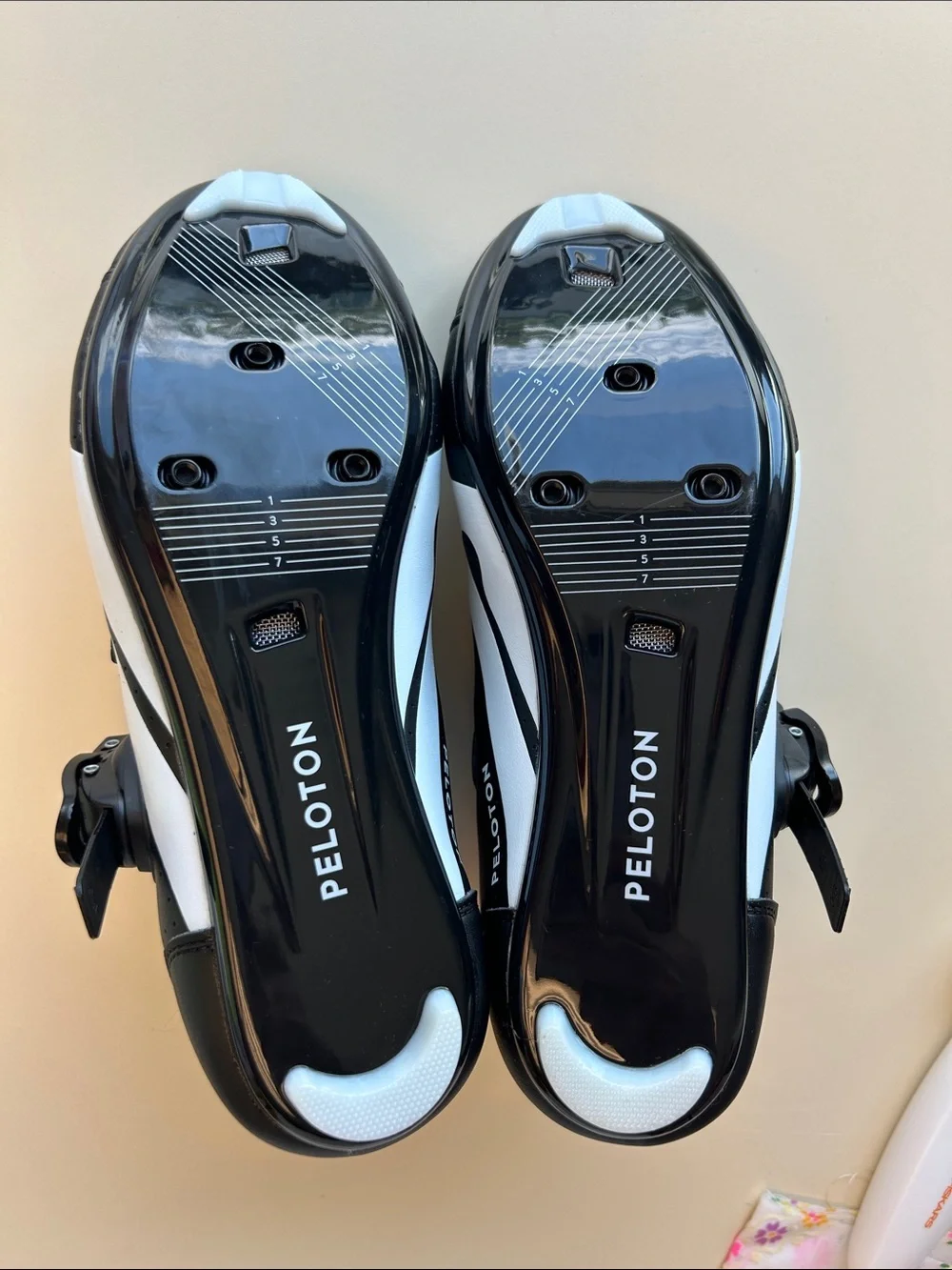 Peleton shoes - Picture 2 of 6